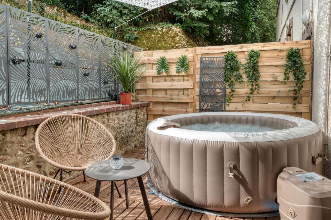 Superbe 2 Pieces Avec Jacuzzi Privatif Face Gare Proche Cathedrale Apartment Chartres Exterior photo